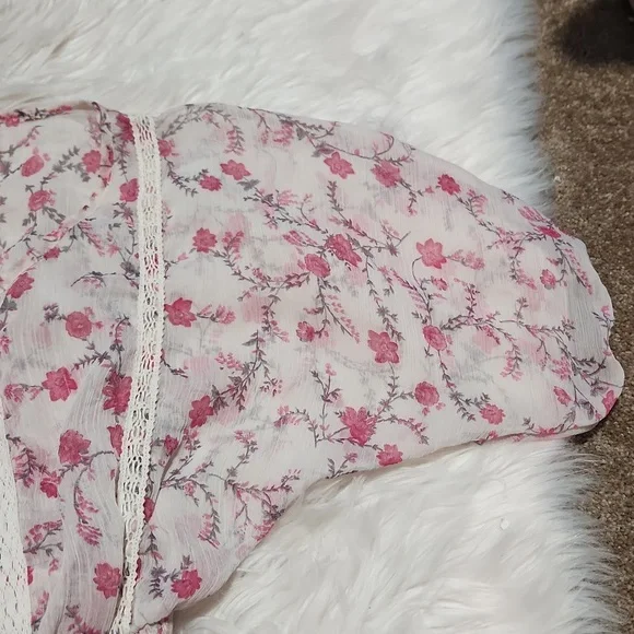 Guess top- small - Picture 2 of 10